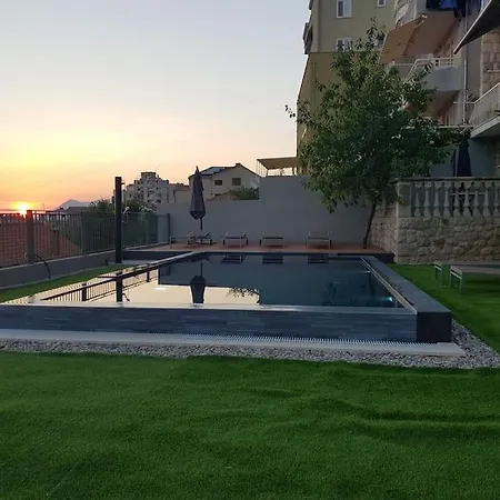 Sunset 2 With Pool Apartamento *